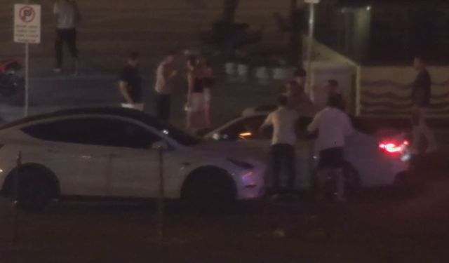 Silivri'de eğlence kulübü çıkışında kadınların kavgası kamerada