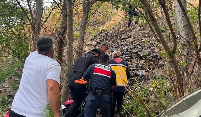 Sivas'ta otomobil devrildi: 1 ölü, 4 yaralı