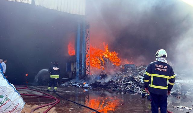 Tekirdağ'da geri dönüşüm tesisinde yangın