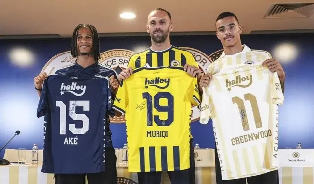 Fenerbahçe Kulübünden yeni transferler için imza töreni