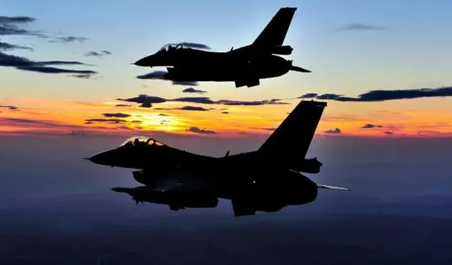 NATO: Romanya hava sahasının ihlaline müdahale eden uçaklar NATO komutası altında görev yaptı