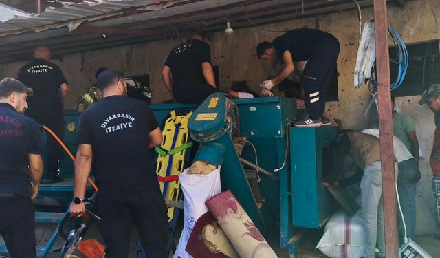 Hayvan yemi makinesine kapılan işçi ağır yaralandı