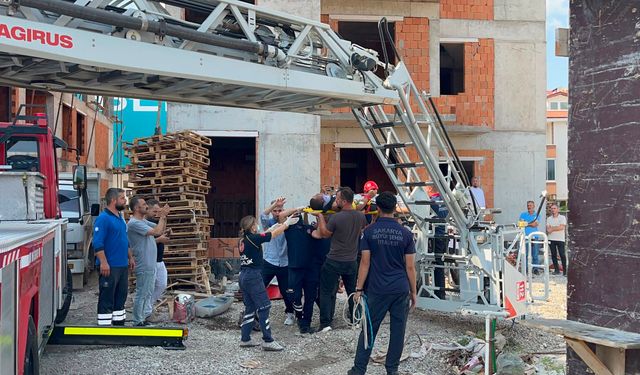 İnşaatta yüksek gerilim hattına kapılan işçi ağır yaralandı