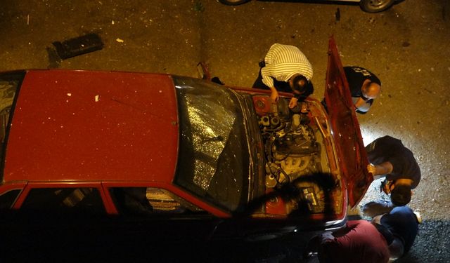 Trabzon’da İlçe Emniyet Müdürlüğü bahçesine hava aracı düştü; 4 araç hasar gördü
