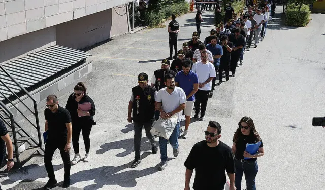 "İnternet altyapısı değişikliği" bahanesiyle 801 kişiyi dolandıran 53 şüpheli tutuklandı