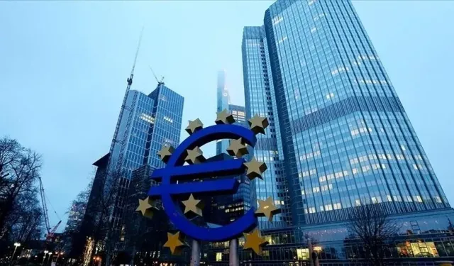 Ekonomideki direnç ECB'yi eylülde "sigorta amaçlı" faiz artışına yaklaştırıyor