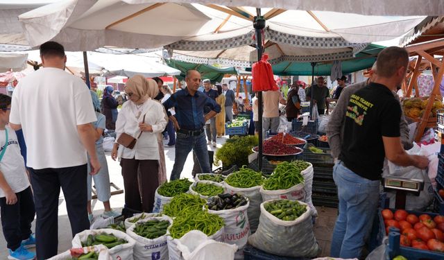 Çubuk’ta Yöresel Ürünler Pazarı’na yoğun ilgi