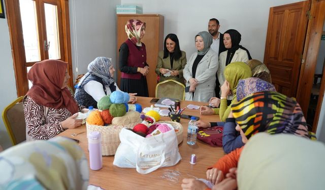 Çubuk'taki Kadın El İşleri Atölyesi'nde kurslar sürüyor