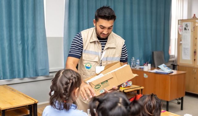 Gölbaşı'nda öğrencilere süt dağıtıldı