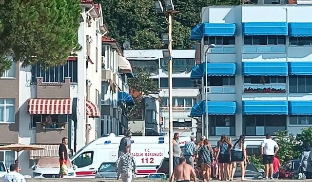 Denizde kalp krizi geçirip öldü