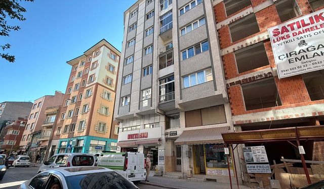Evde kardeşleri tarafından ölü bulundu