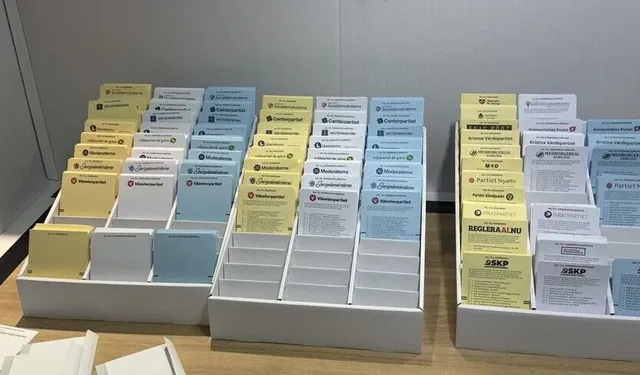 İsveç'te halk genel seçimlerde oylarını kullanıyor