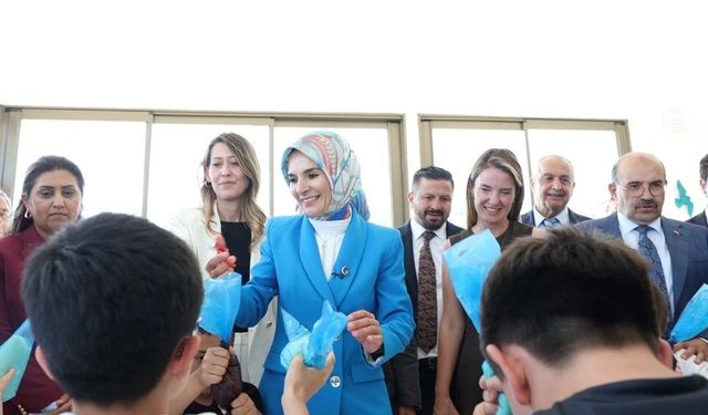 Bakan Göktaş, KALBEN Çocuk Köyü’nü ziyaret etti