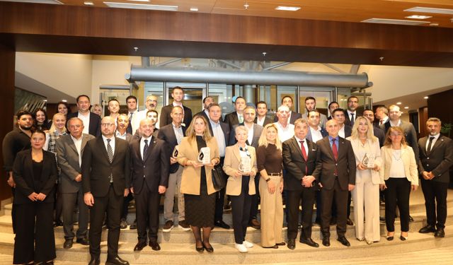 Ege’de ihracatın yıldızları ödüllendirildi: 4 sektörde 20 firma zirvede!