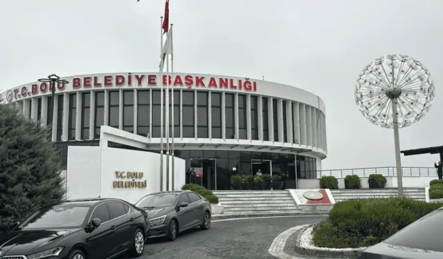 Bolu Belediyesi'ne operasyon: 4 gözaltı