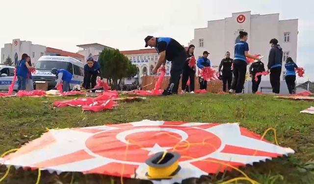 Cumhuriyetin 103’üncü yıldönümünde 103 uçurtma gökyüzüyle buluştu