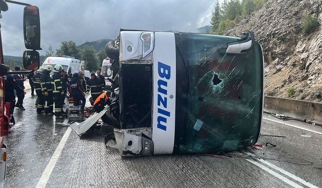 Ölümlü otobüs kazasında şoför tutuklandı