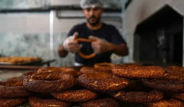 Türkiye'nin sokak lezzeti simit, üniversite öğrencilerinin talebiyle çeşitlendi