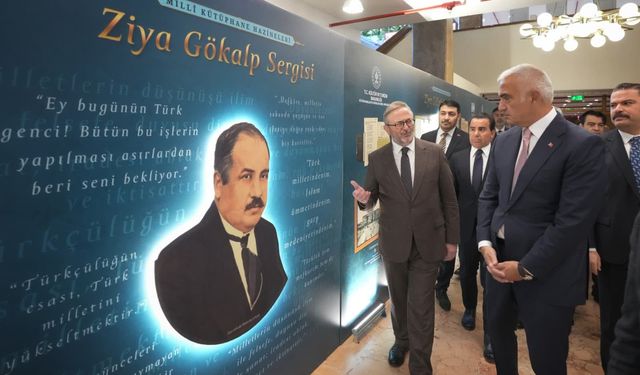 Tarihi belgeler ve fotoğraflar aynı sergide buluştu