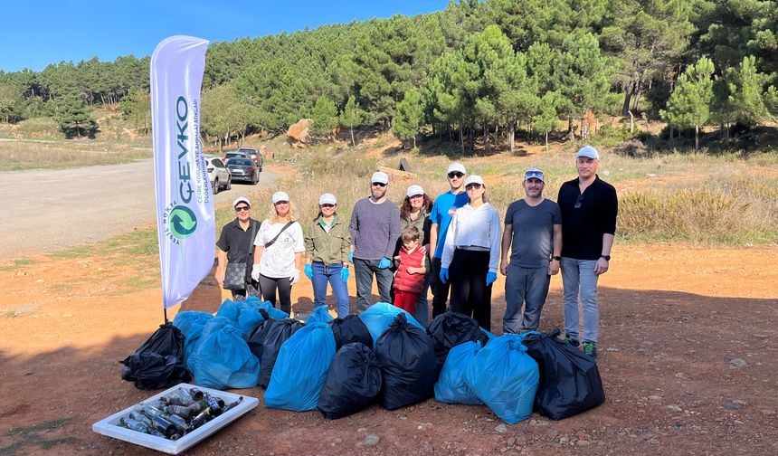 AstraZeneca Türkiye, üç kente altı geri dönüşüm konteyneri bağışladı