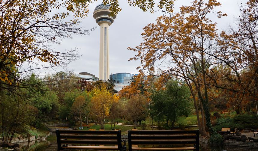 Başkentin parkları sonbahar renklerine büründü