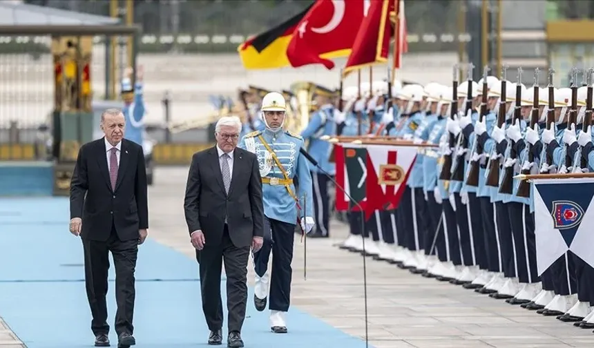 Erdoğan, Almanya Cumhurbaşkanı Steinmeier'i resmi törenle karşıladı