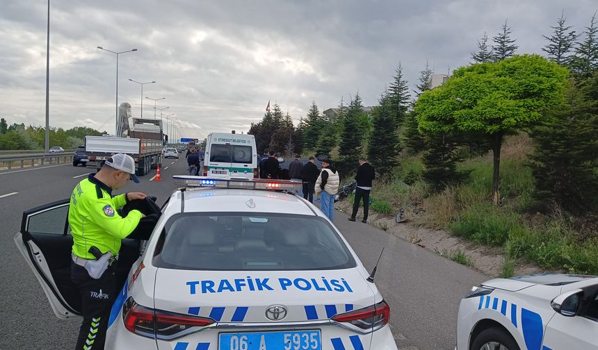 Ankara'da otomobille çarpışan motosikletin sürücüsü hayatını kaybetti