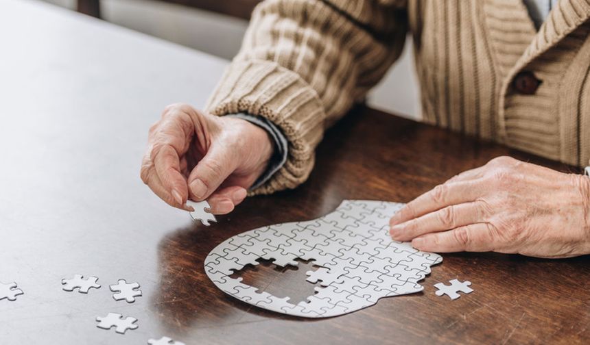 Unutkanlık değil, alarm sinyali: Alzheimer’ın belirtilerine dikkat