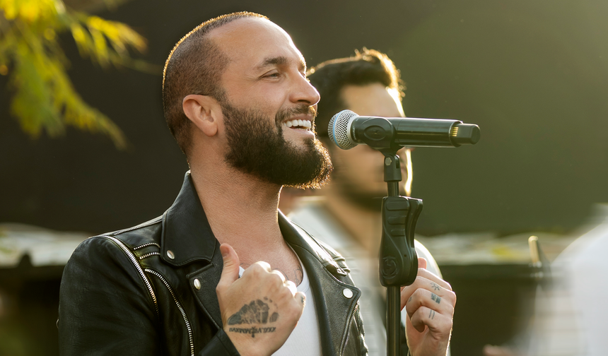 Berkay, 14’ncü Alaçatı Ot Festivali’nde Muhteşem Bir Konser Verdi
