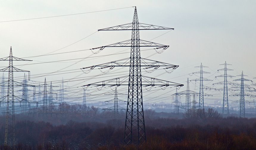 İspanya ve Portekiz'in büyük bölümünde elektrikler kesildi