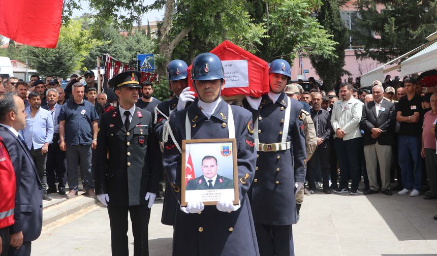 Şehit astsubay son yolculuğa uğurlandı