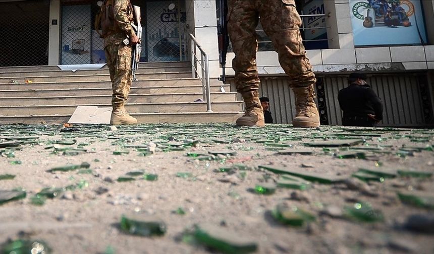 Pakistan'da güvenlik güçleri Afganistan sınırında 54 militanı etkisiz hale getirdi