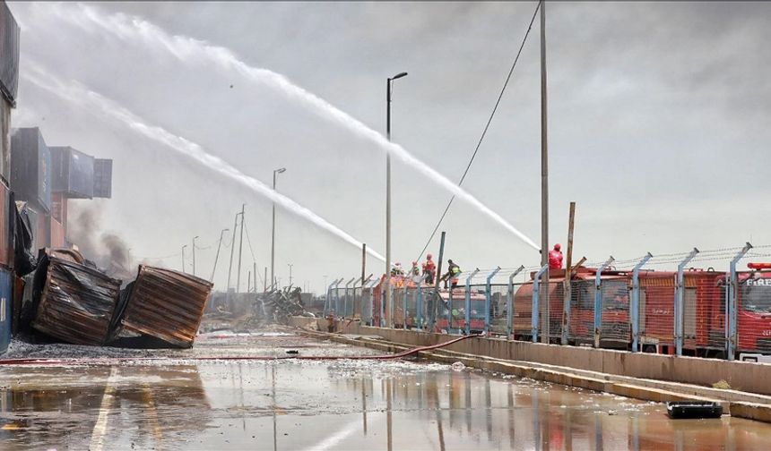 İran'da limandaki patlama sonrası çıkan yangın tamamen söndürüldü, can kaybı 65'e yükseldi