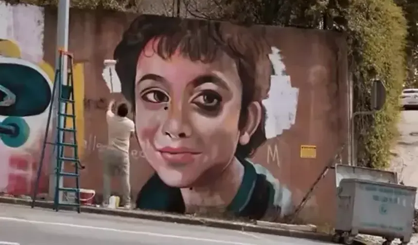 Azerbaycanlı ressam, öldürülen Minguzzi'nin portresini ve kaykayını duvara resmetti