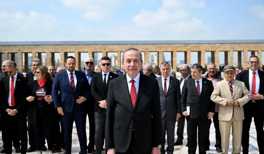 Gençlerbirliği camiası, Anıtkabir'i ve İlhan Cavcav'ın mezarını ziyaret etti