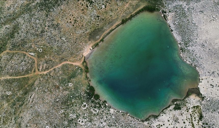 Kuraklıktan etkilenen Antalya'daki Yeşil Göl eski günlerine kavuştu