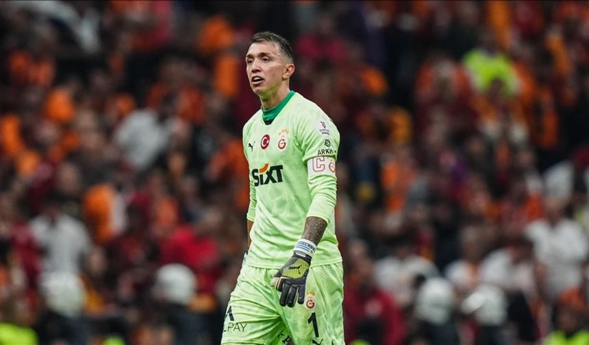 Fernando Muslera, Arjantin kulübü Estudiantes'e transfer oldu