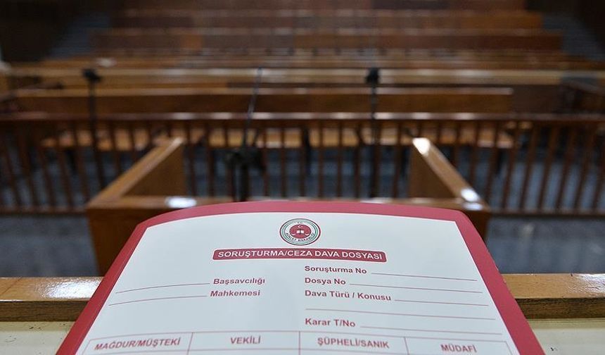 İzmir Büyükşehir Belediyesine yönelik "yolsuzluk" soruşturmasında şüphelilere 14 yıla kadar hapis talebi