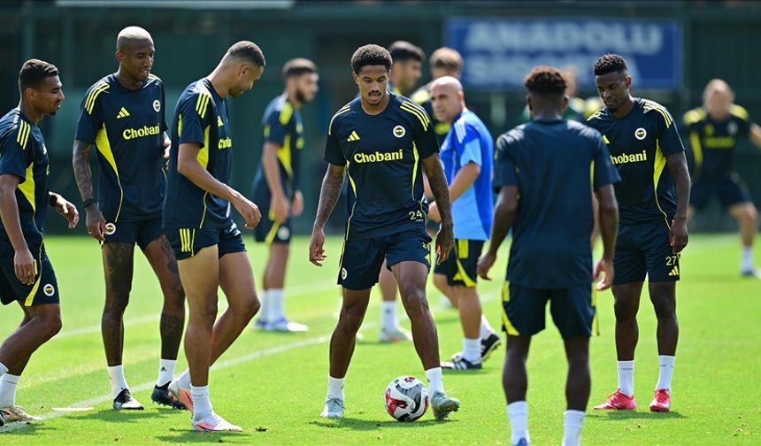 Fenerbahçe'nin Benfica maçı kamp kadrosu belli oldu