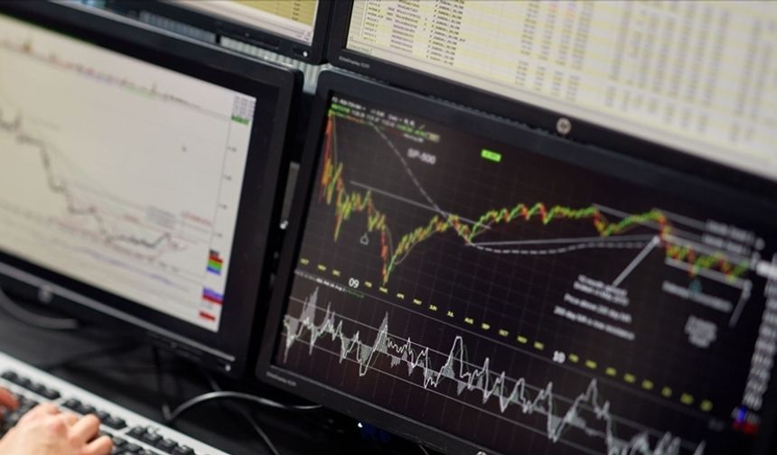 OECD, küresel ekonomide bu yıla ilişkin büyüme tahminini yüzde 3,2'ye yükseltti