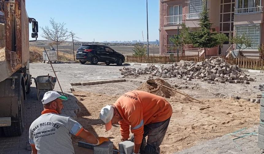 Mamak’ta asfalt ve kaldırım çalışmaları devam ediyor