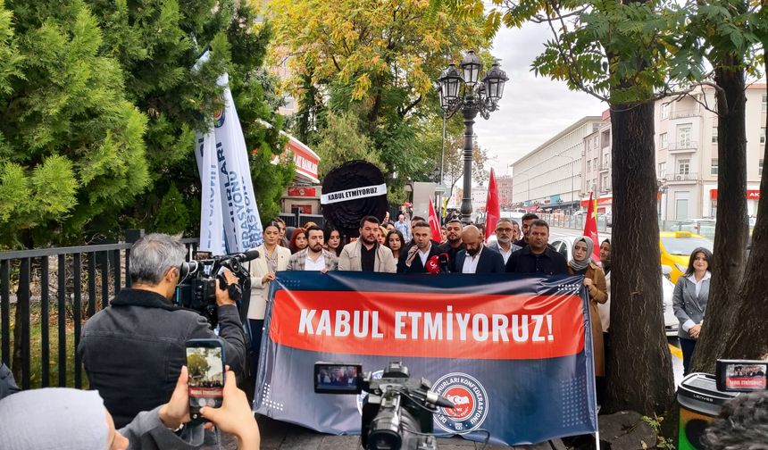 Sağlık Bakanlığı'ndaki 850 bin personelin değeri görülmüyor