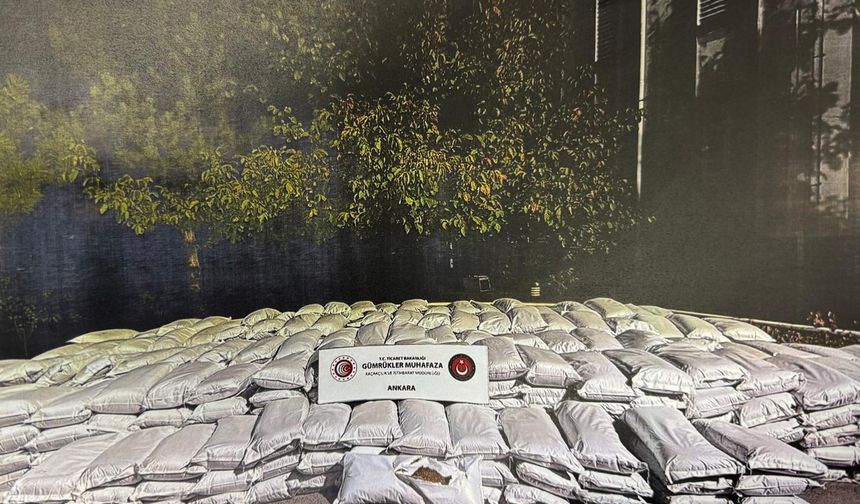 Ankara'da 12 ton 900 kilogram kaçak tütün ve 15 milyon 640 bin makaron ele geçirildi