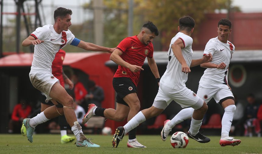 Gençlerbirliği A Takımı, U19 Takımıyla hazırlandı