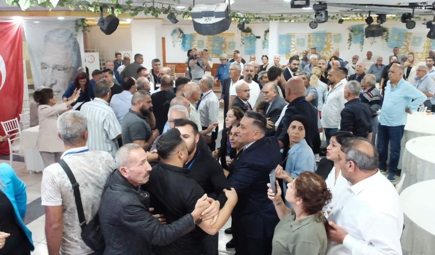 Tarsus'ta İYİ Parti kongresinde arbede