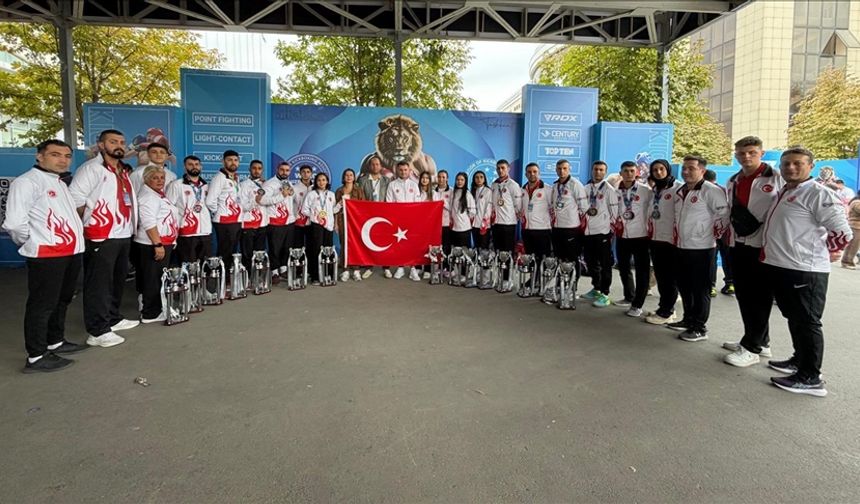 Milli sporcular, Kick Boks Dünya Kupası'nda 17'si altın toplam 27 madalya kazandı