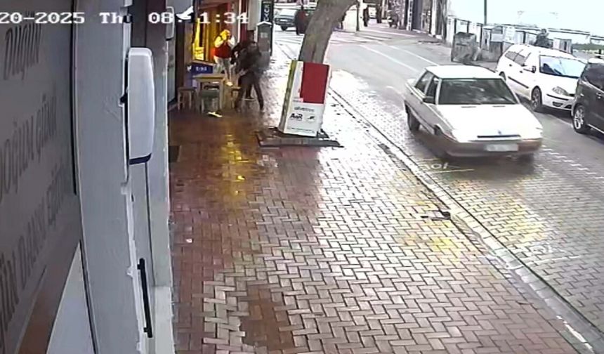 Dükkanının önünde silahlı saldırıya uğrayan esnaf yaralandı