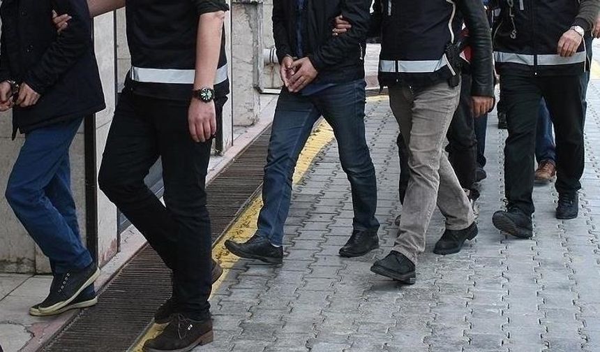 27 ilde FETÖ'ye yönelik operasyonlarda 71 şüpheli yakalandı