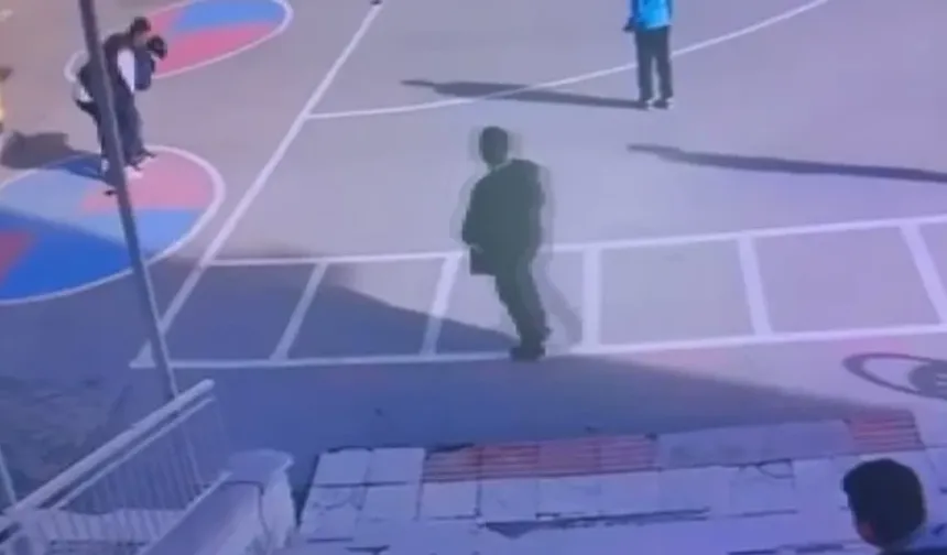 Nefes borusuna mandalina kaçan öğrenciyi Heimlich manevrasıyla kurtardı