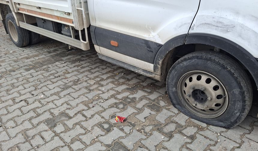 Ankara'da 17 aracın lastiklerini kestikleri iddiasıyla yakalanan 2 şüpheli tutuklandı